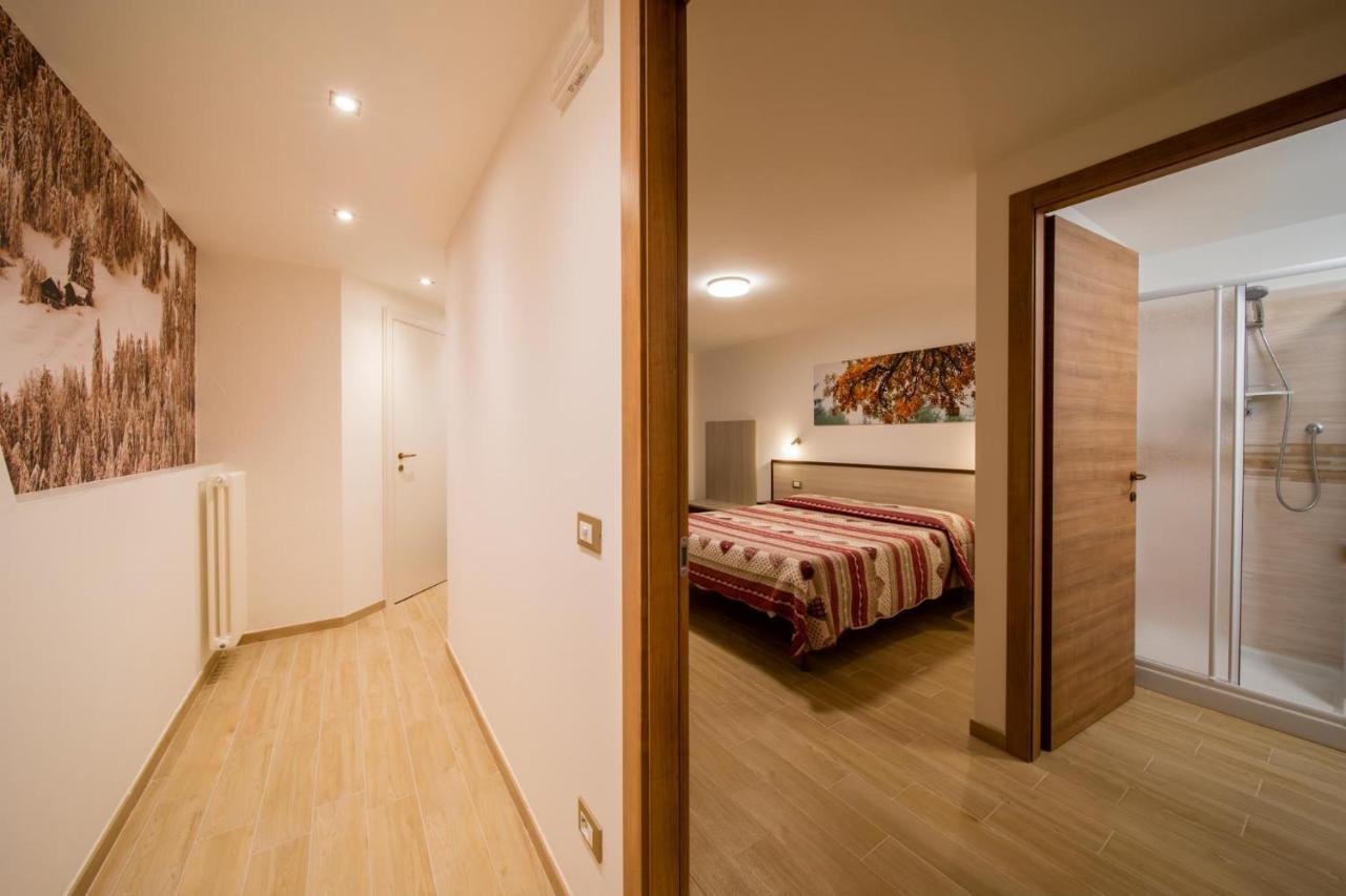 Chambres D'Hotel A Rosy アオスタ エクステリア 写真